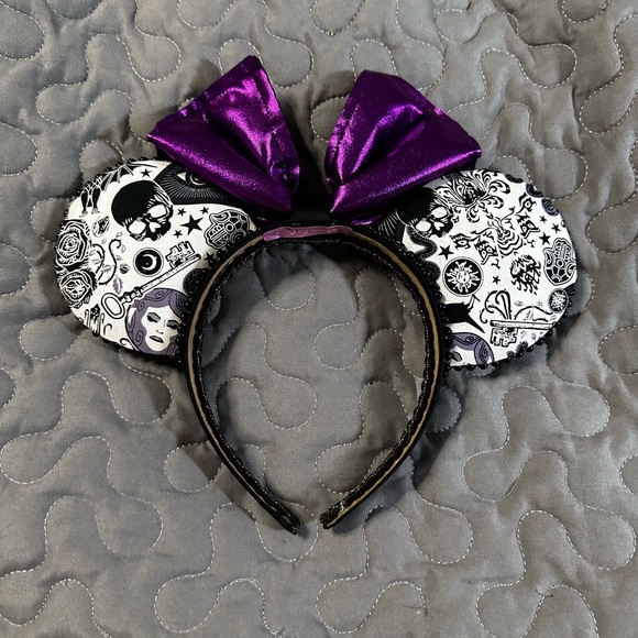 Disney Haunted Mansion Minnie ears - Picture 2 of 2